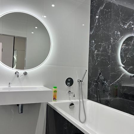 Віп Апартаменти В Районі Автовокзалужк Great House,Жк Арена,Поблизу Обласноі Лікарні Rivne Zewnętrze zdjęcie